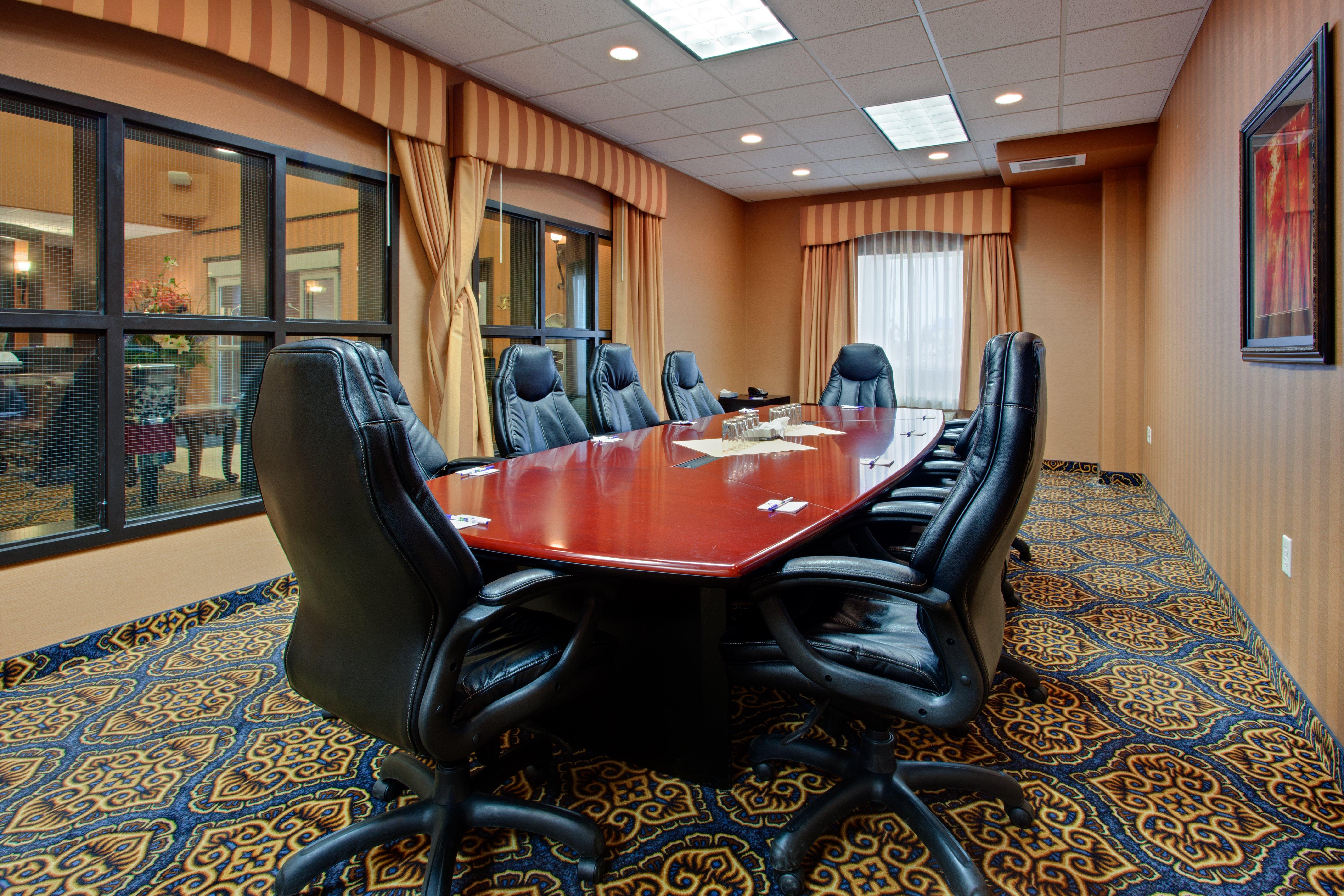 Hotel Express Airport By Ihg