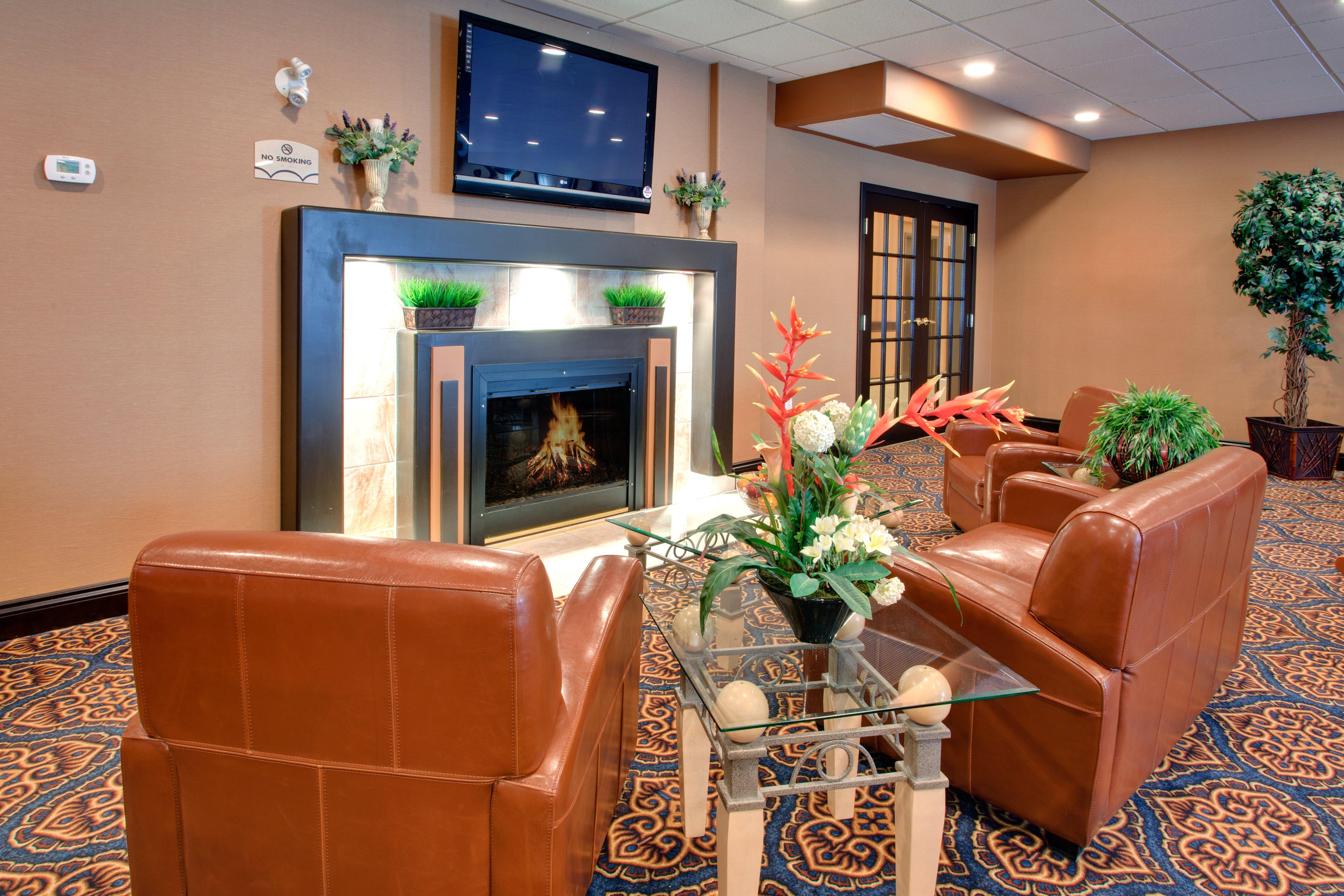 Express Airport By Ihg Hotel 3*