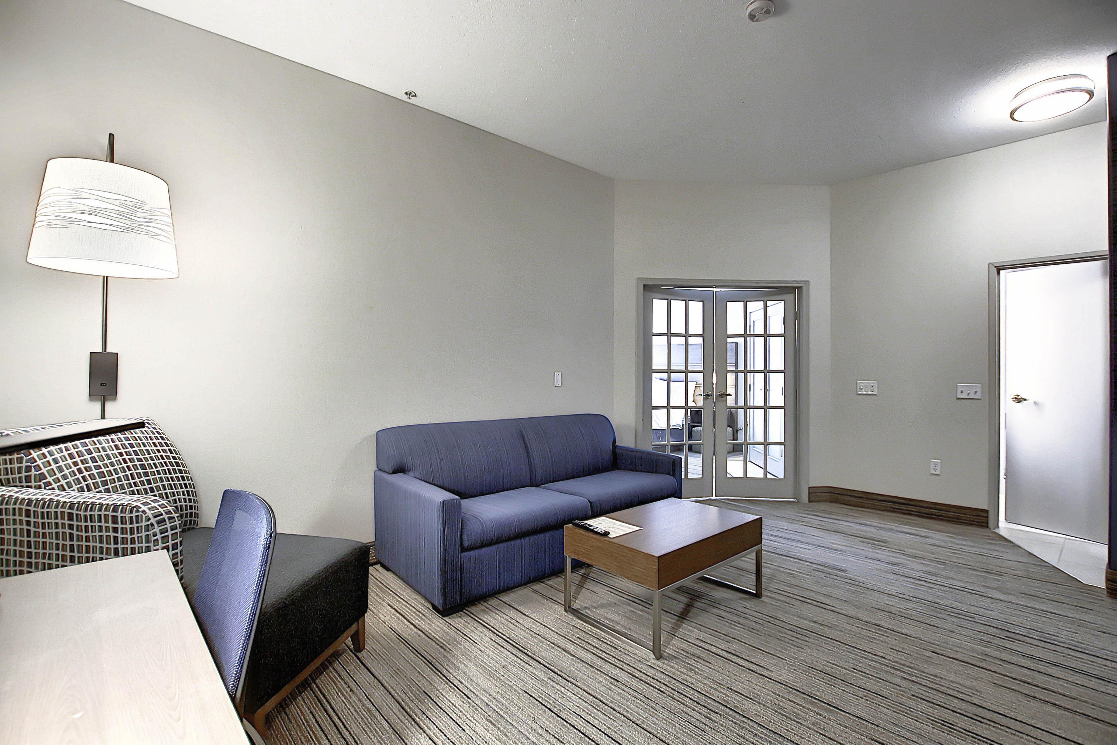 Hotel Express Airport By Ihg Calgary