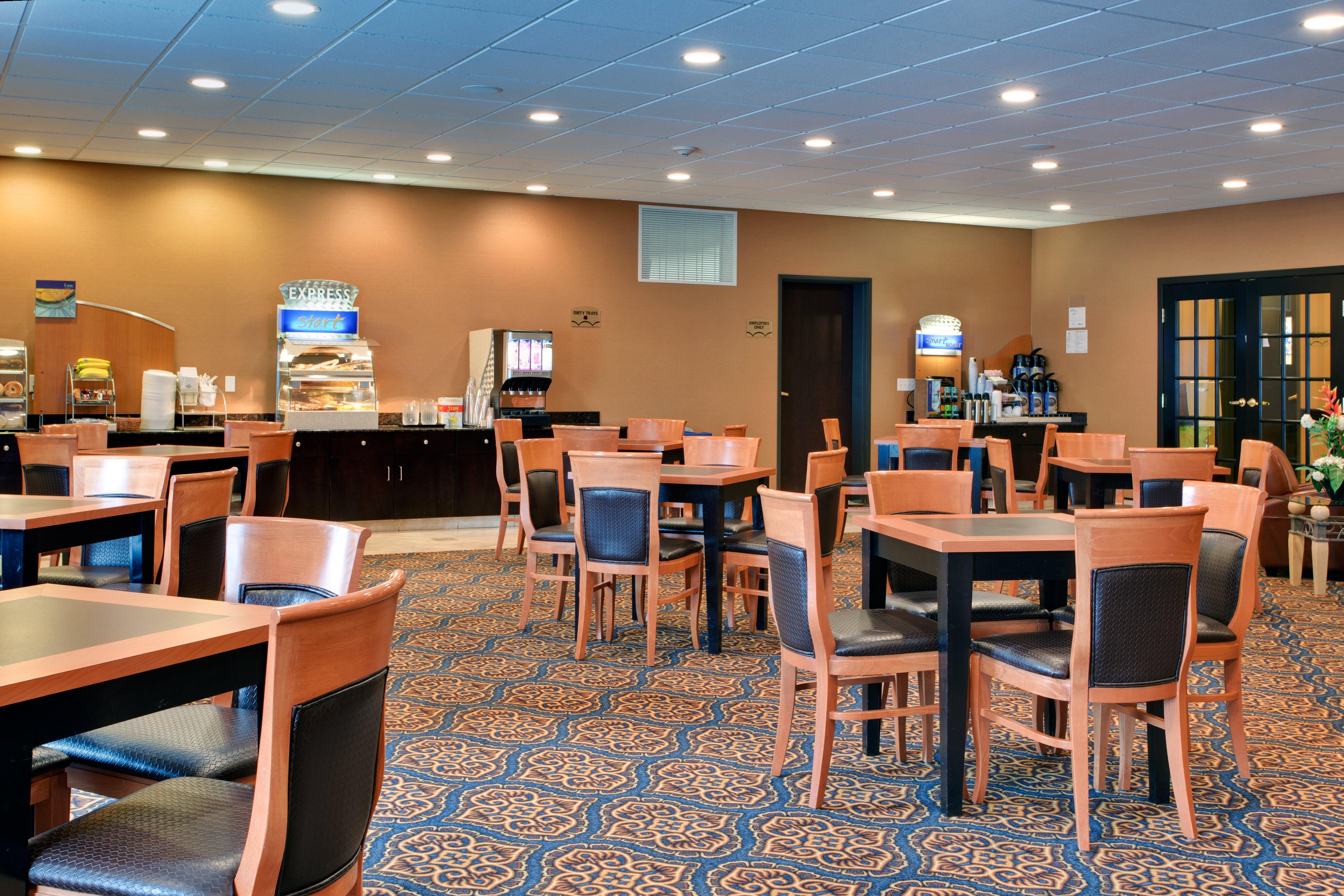 Express Airport By Ihg Hotel