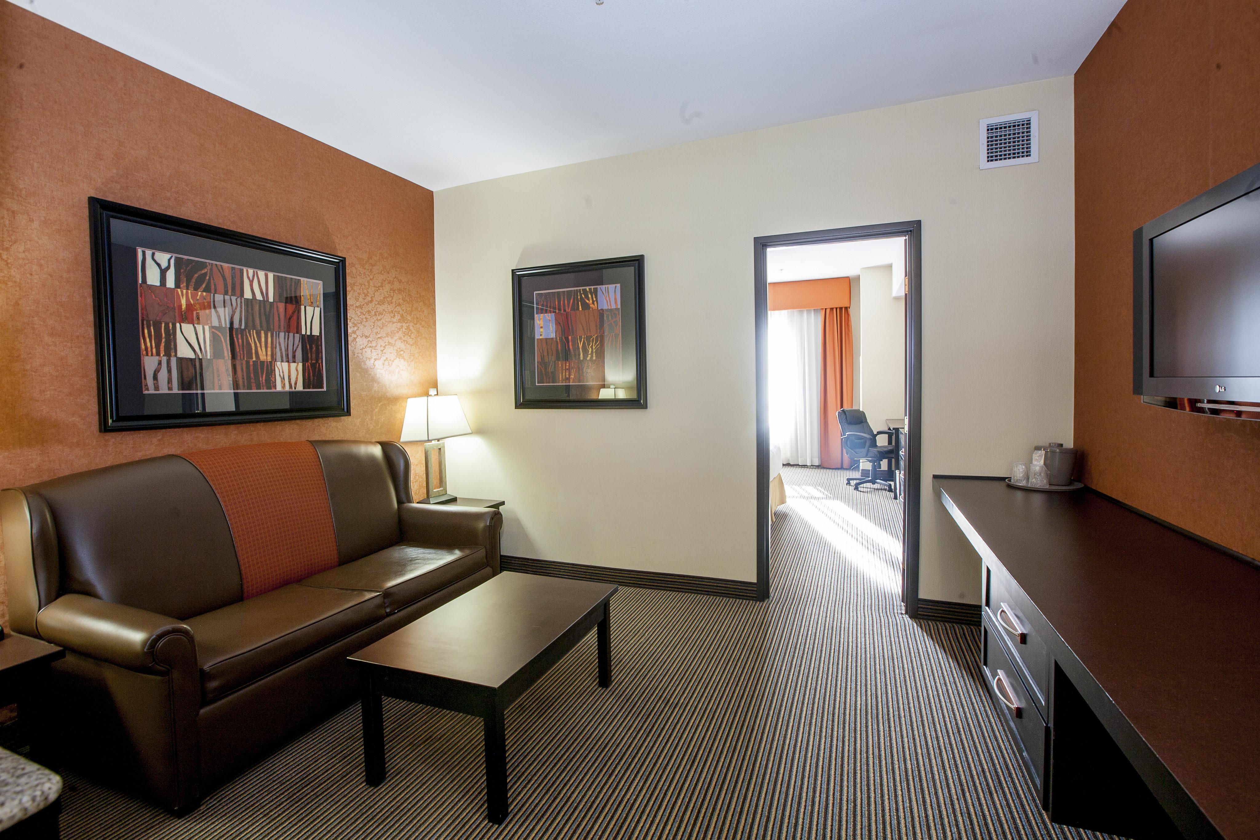 Hotel Express Airport By Ihg 3*