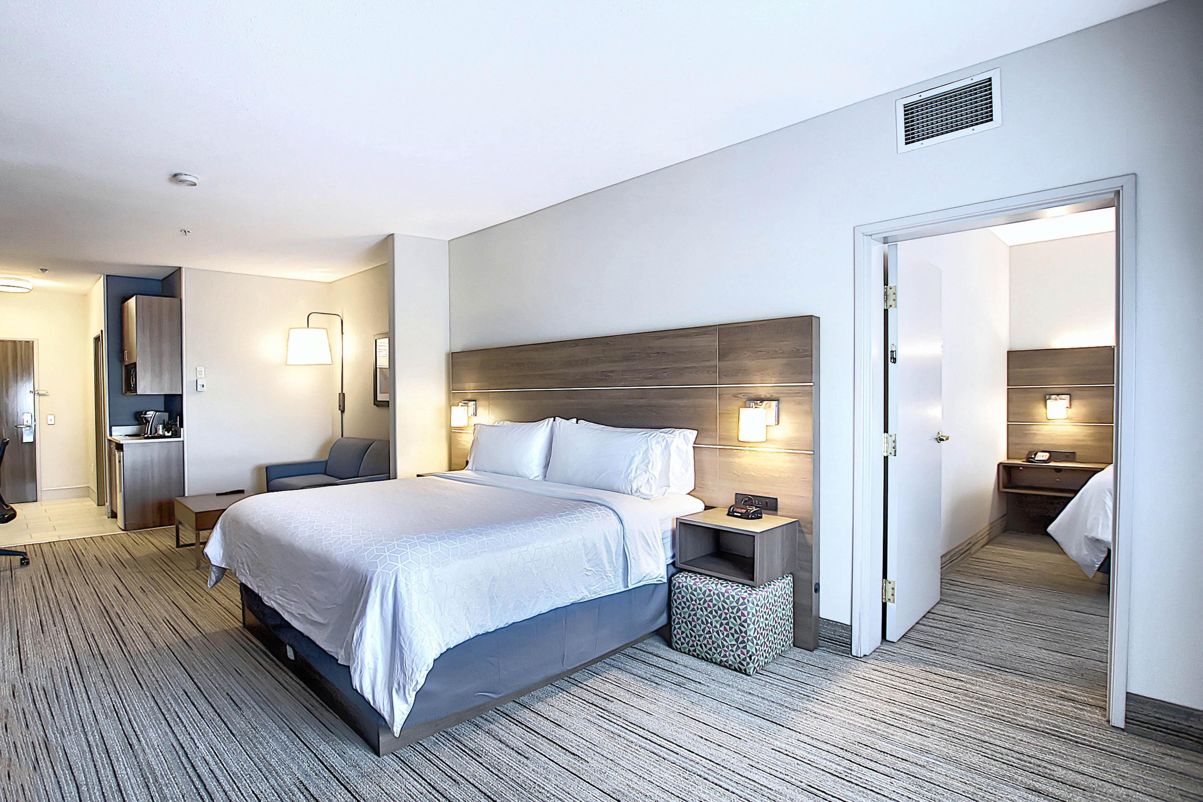Hotel Express Airport By Ihg 3*