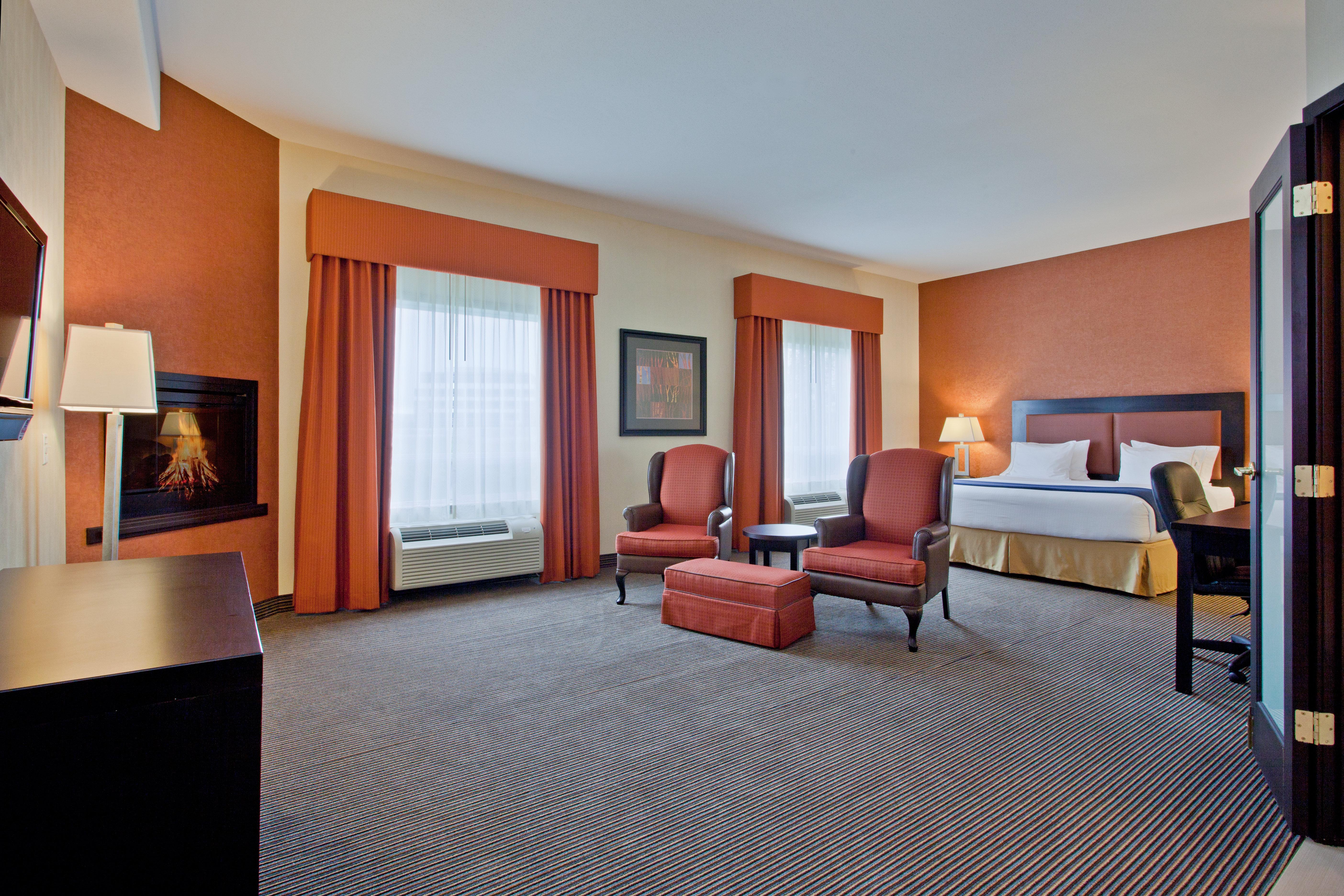 Express Airport By Ihg Hotel 3*