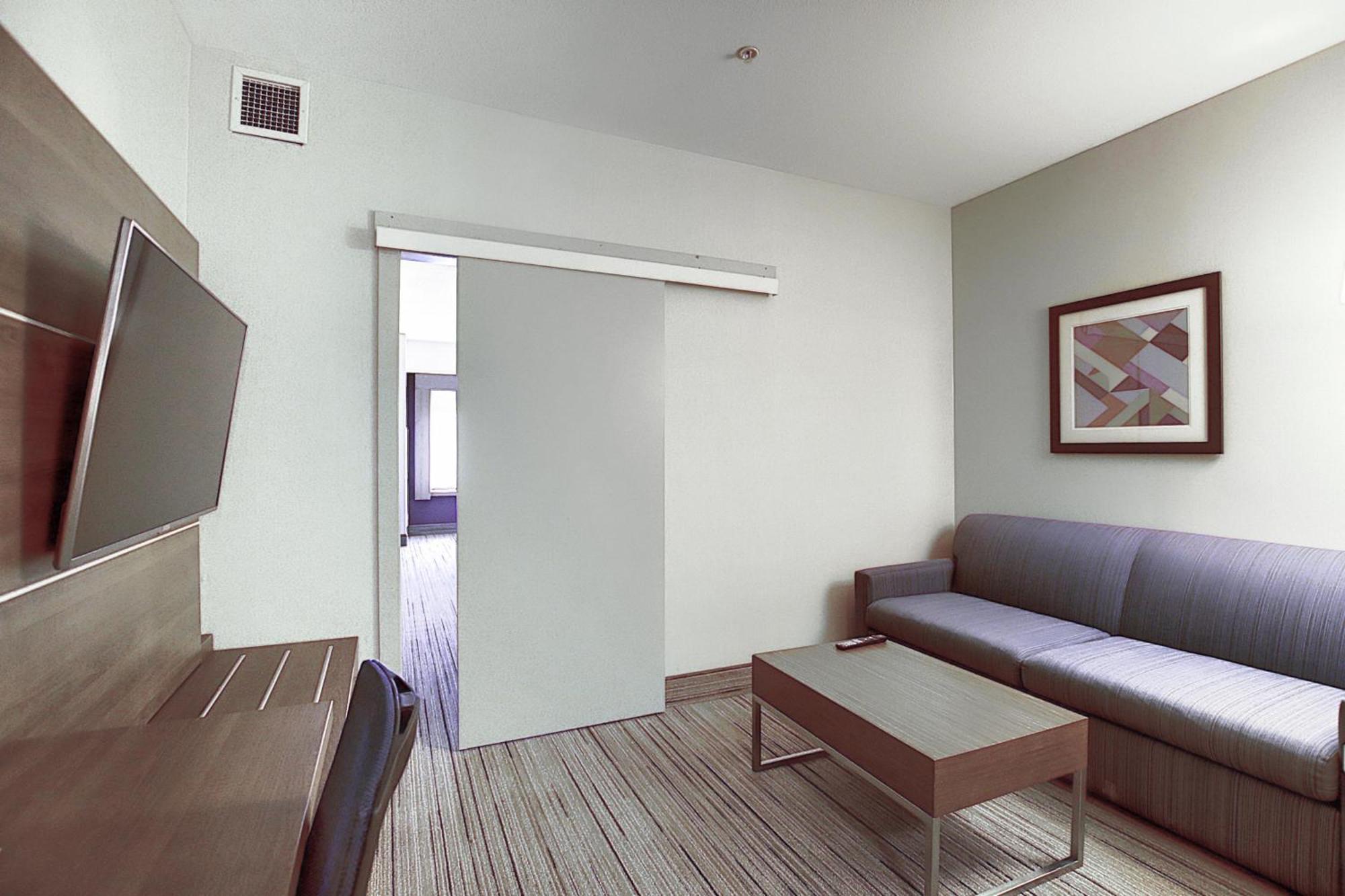 Express Airport By Ihg 3* Calgary