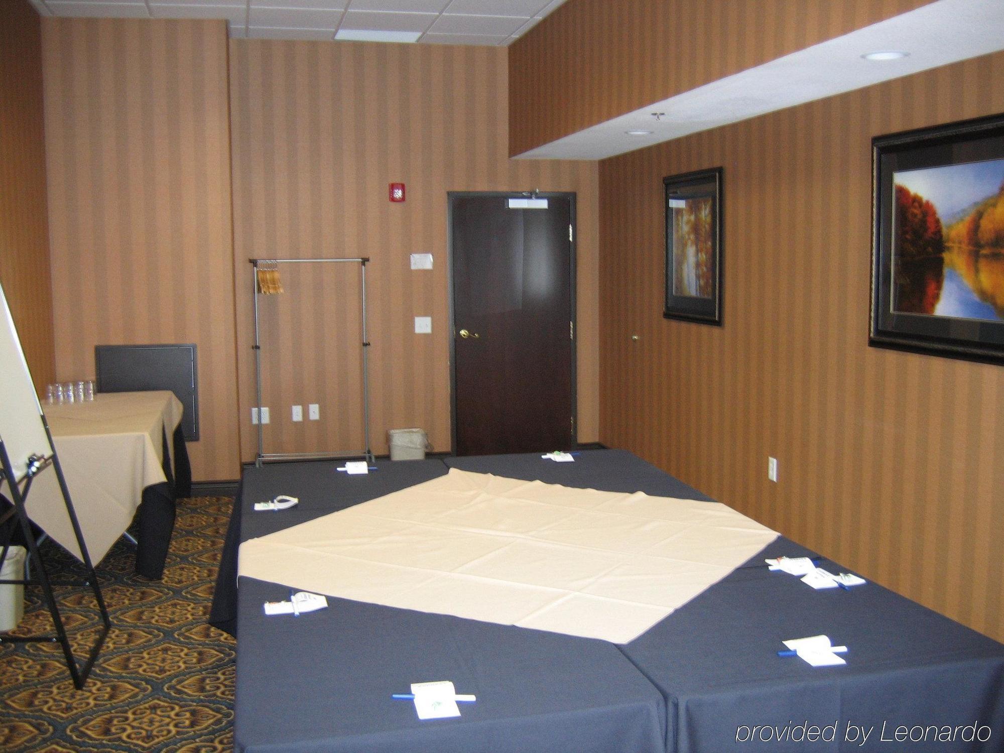 Hotel Express Airport By Ihg