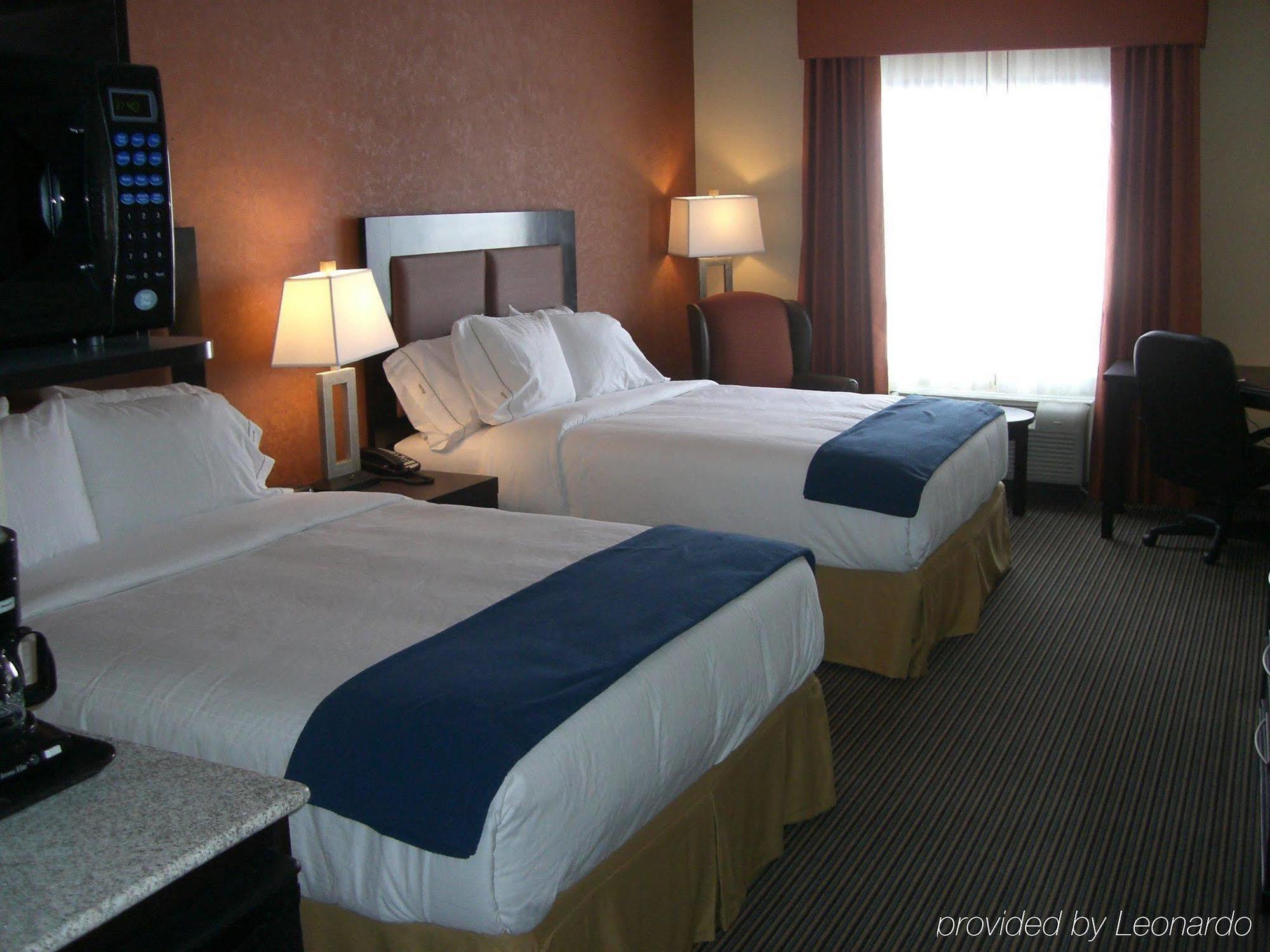Hotel Express Airport By Ihg